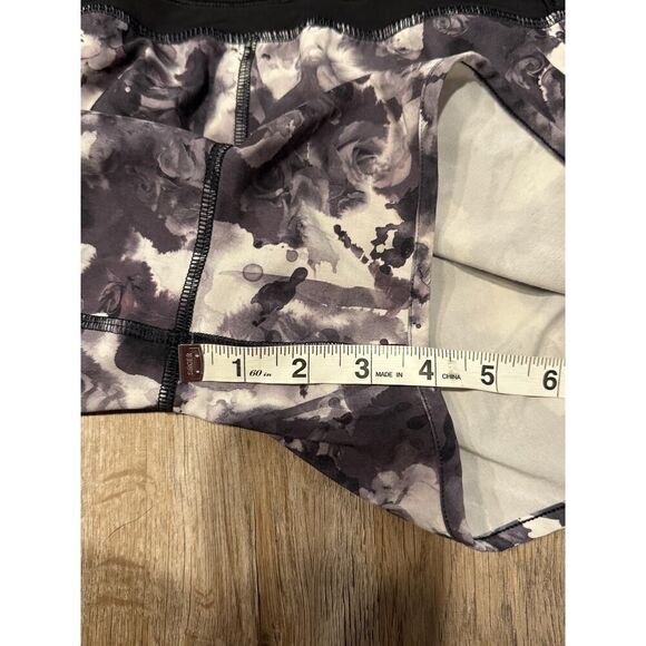 Lululemon Womens Run Times Short Size 6 - Picture 10 of 11